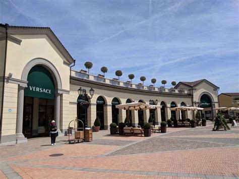 versace outlet serravalle|serravalle outlet shopping.